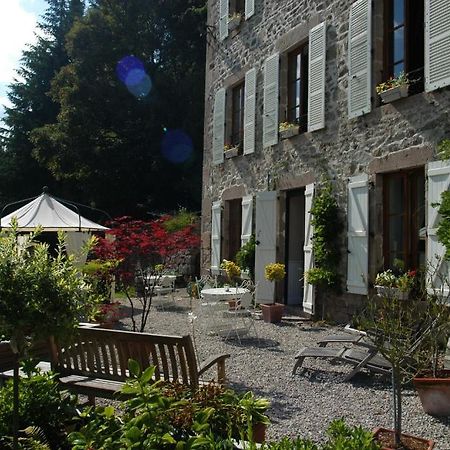 Bed and Breakfast Le Moulin Des Farges Meymac Exterior foto