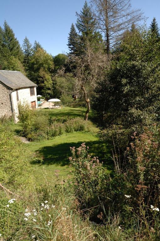 Bed and Breakfast Le Moulin Des Farges Meymac Exterior foto