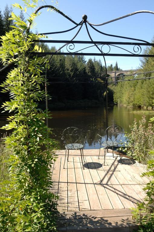 Bed and Breakfast Le Moulin Des Farges Meymac Exterior foto