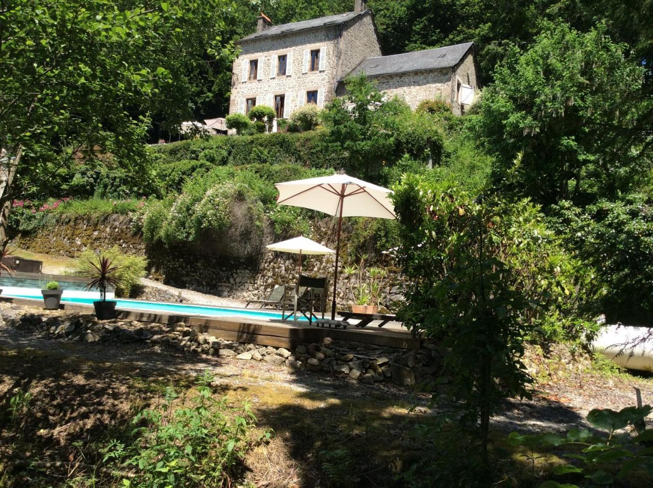 Bed and Breakfast Le Moulin Des Farges Meymac Exterior foto