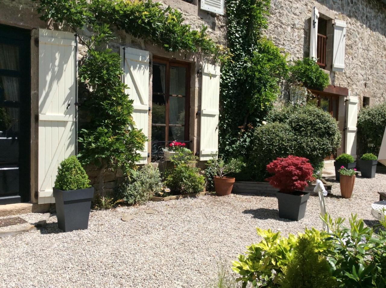 Bed and Breakfast Le Moulin Des Farges Meymac Exterior foto